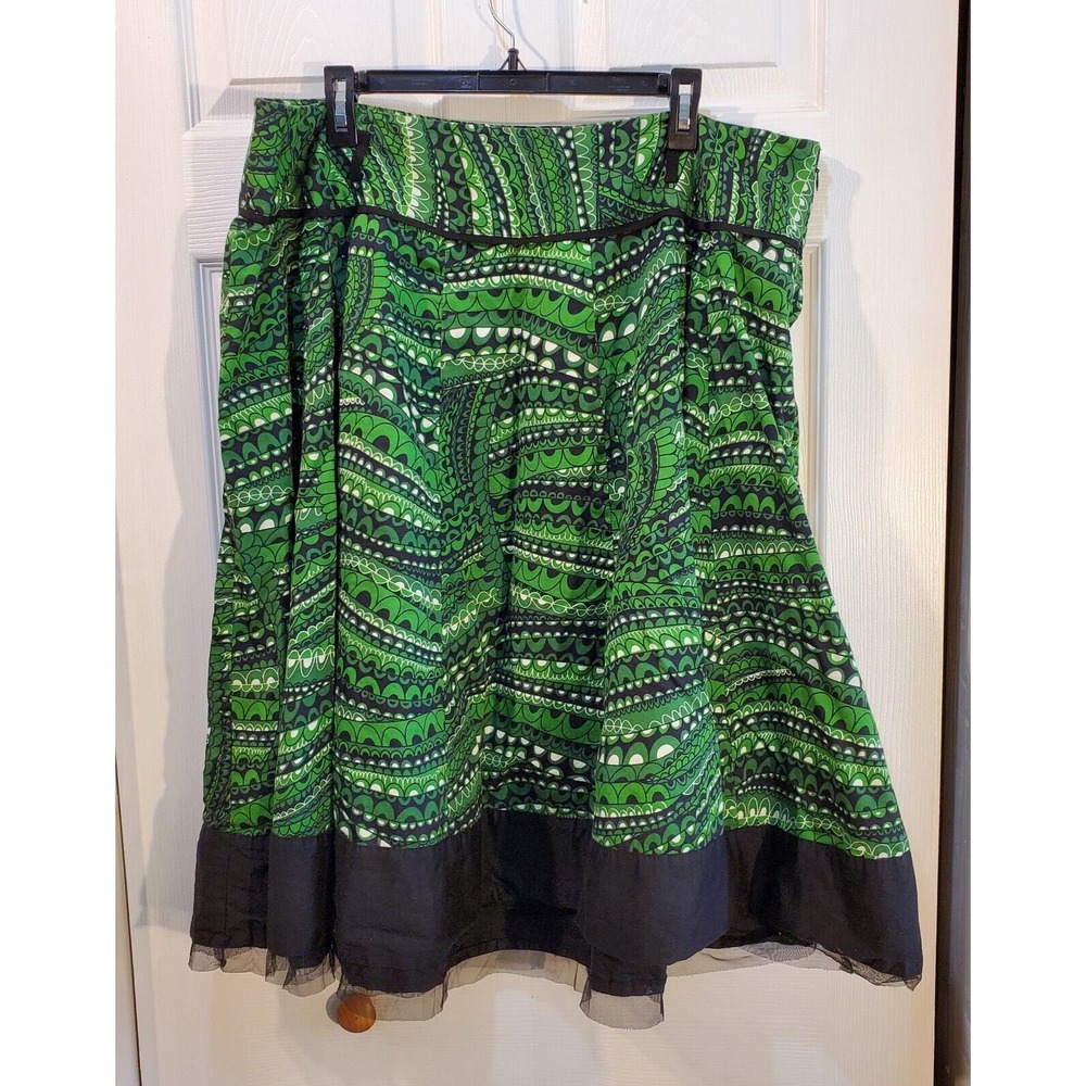 Peter Nygard Green, Black Skirt with‎ Lace At Hem Size 18